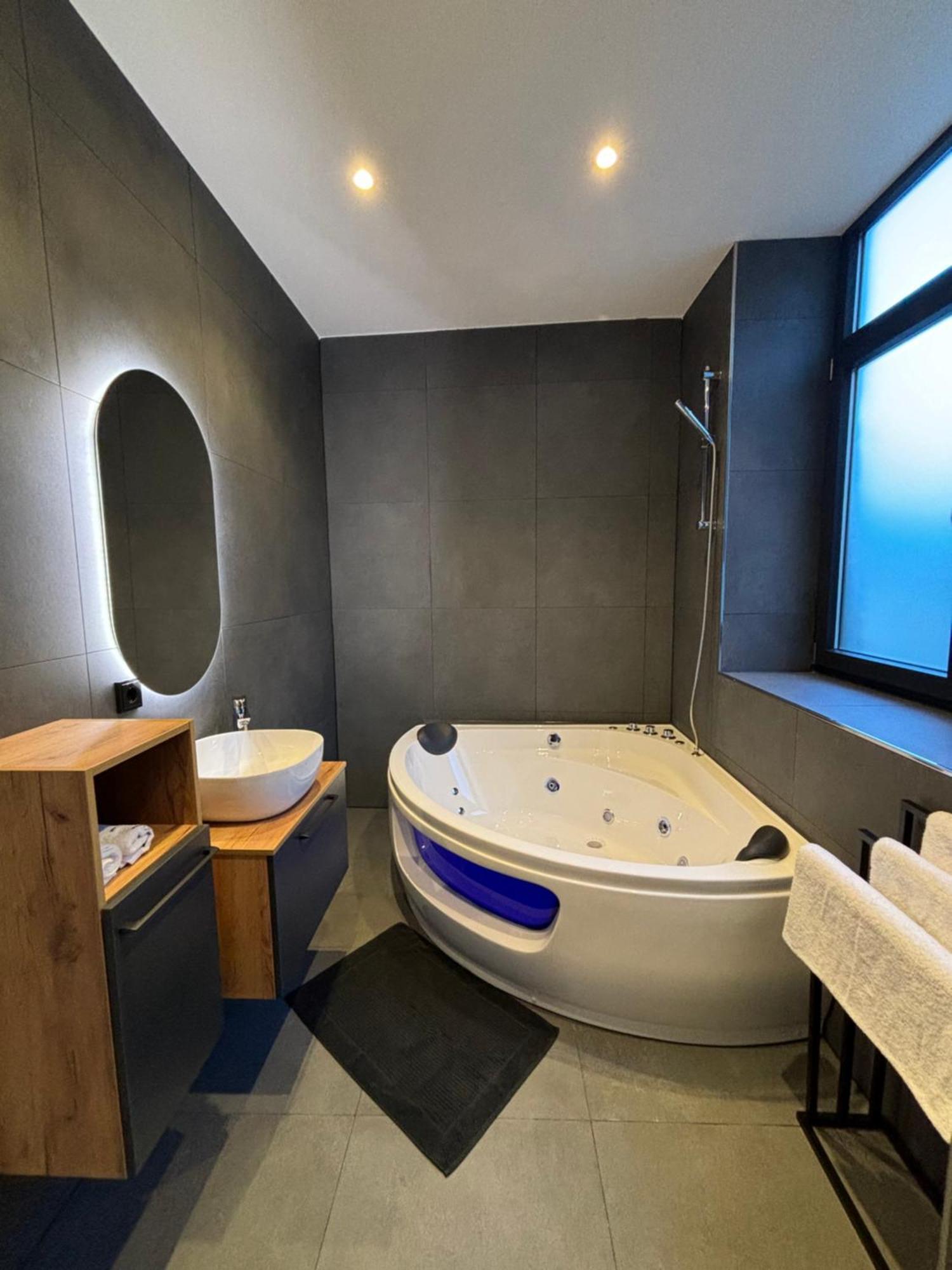 Luxus Apartment Mit Whirlpool In Kiel Exterior photo